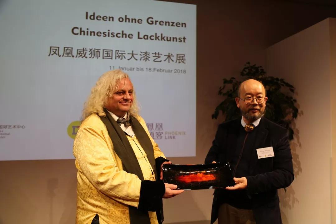 中国大漆艺术展亮相欧洲，东方文明走向世界